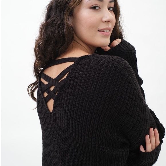 Cross-cross back detail black sweater - Picture 2 of 7